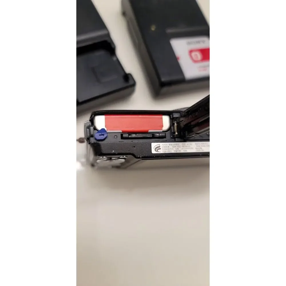 Sony Cyber-shot DSC-W290 Black 12.1MP CCD Digital Camera Battery Charger Y2K
